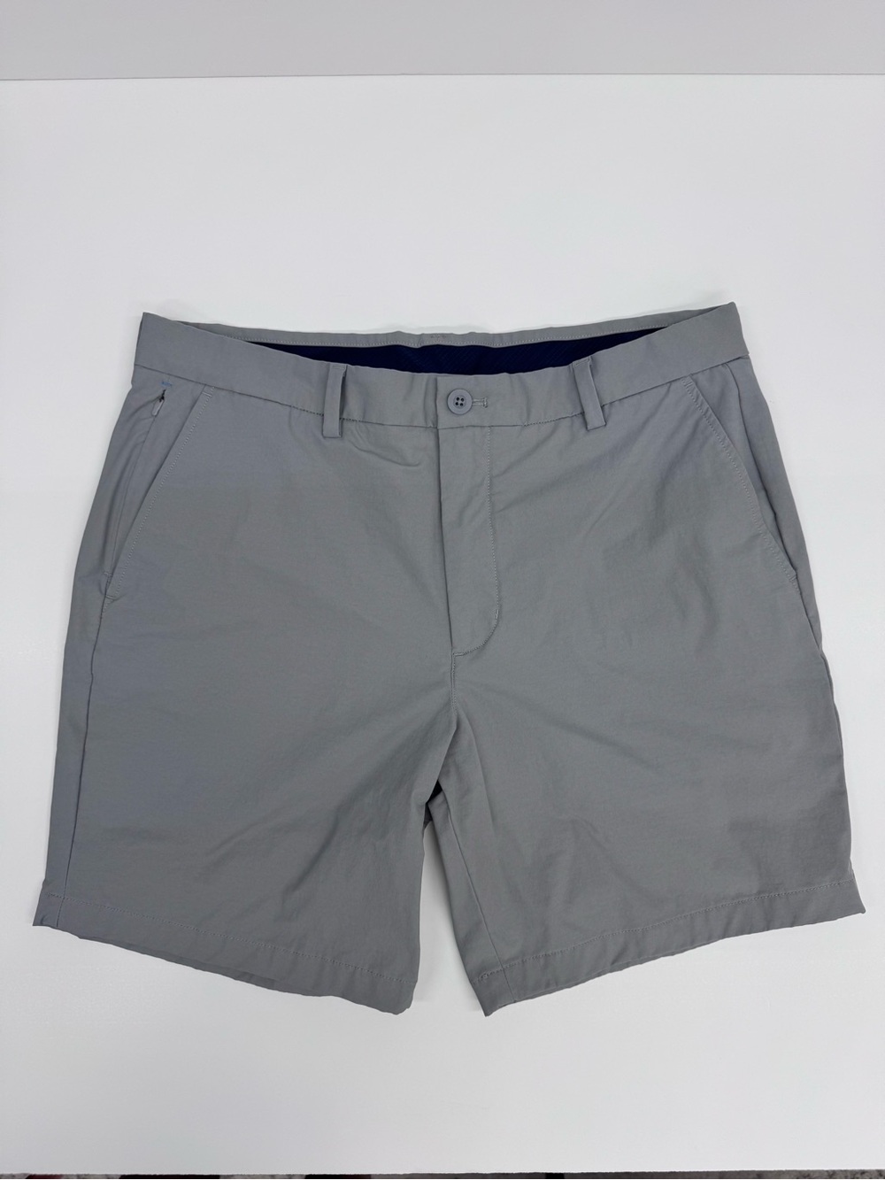 Vineyard Vines Men's Light Gray Flat Front Shorts